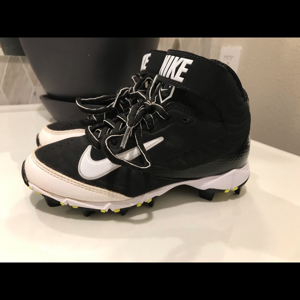 Boys Nike Baseball cleats, Sz 12 ⚾️